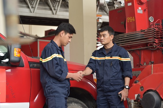 “Lửa ấm”: Chuyện về những “người lính không cầm súng"