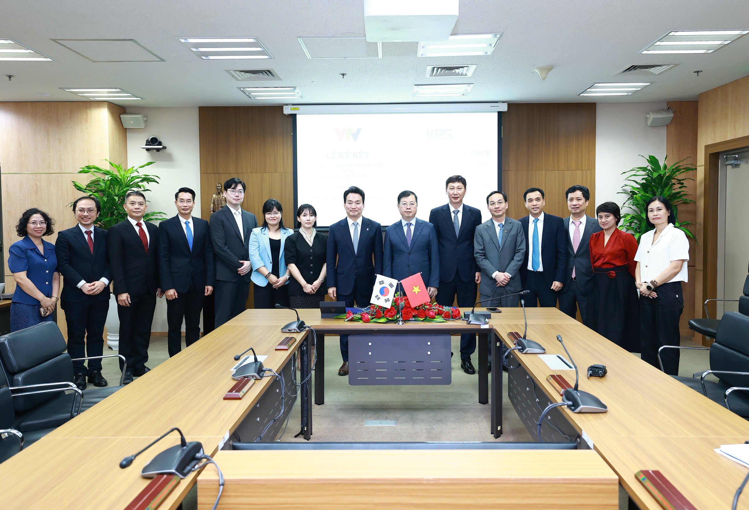 Đài Truyền hình Việt Nam ký kết Thỏa thuận hợp tác truyền thông với Đài KBS