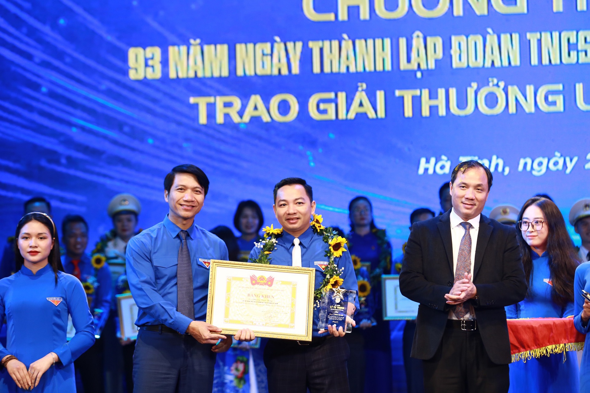 Bí thư Đoàn VTV được trao giải thưởng Lý Tự Trọng cho cán bộ Đoàn xuất sắc