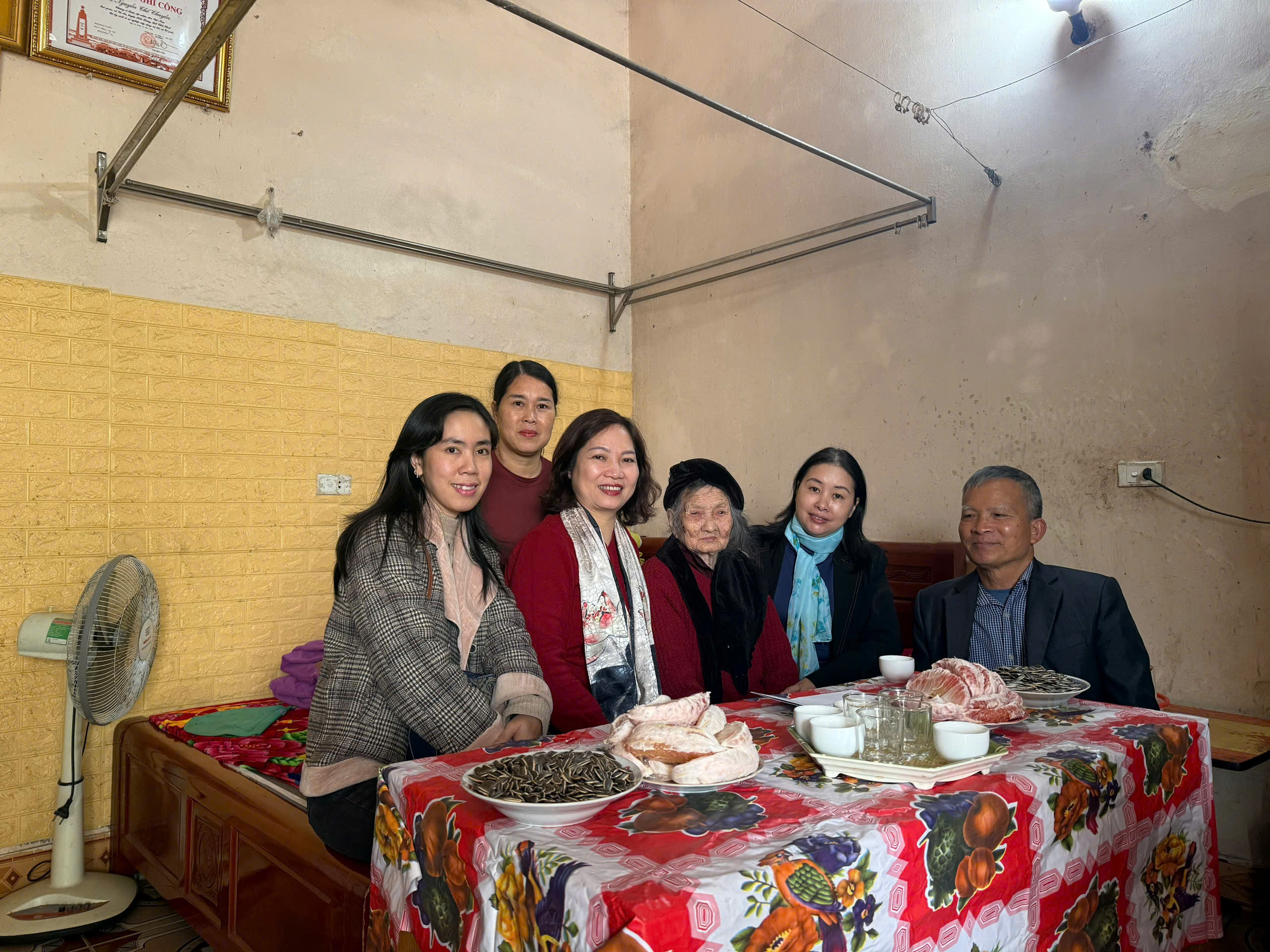 Công đoàn Đài THVN thăm và tặng quà Mẹ VNAH và trẻ mồ côi dịp Tết Nguyên đán Bính Ngọ 2026