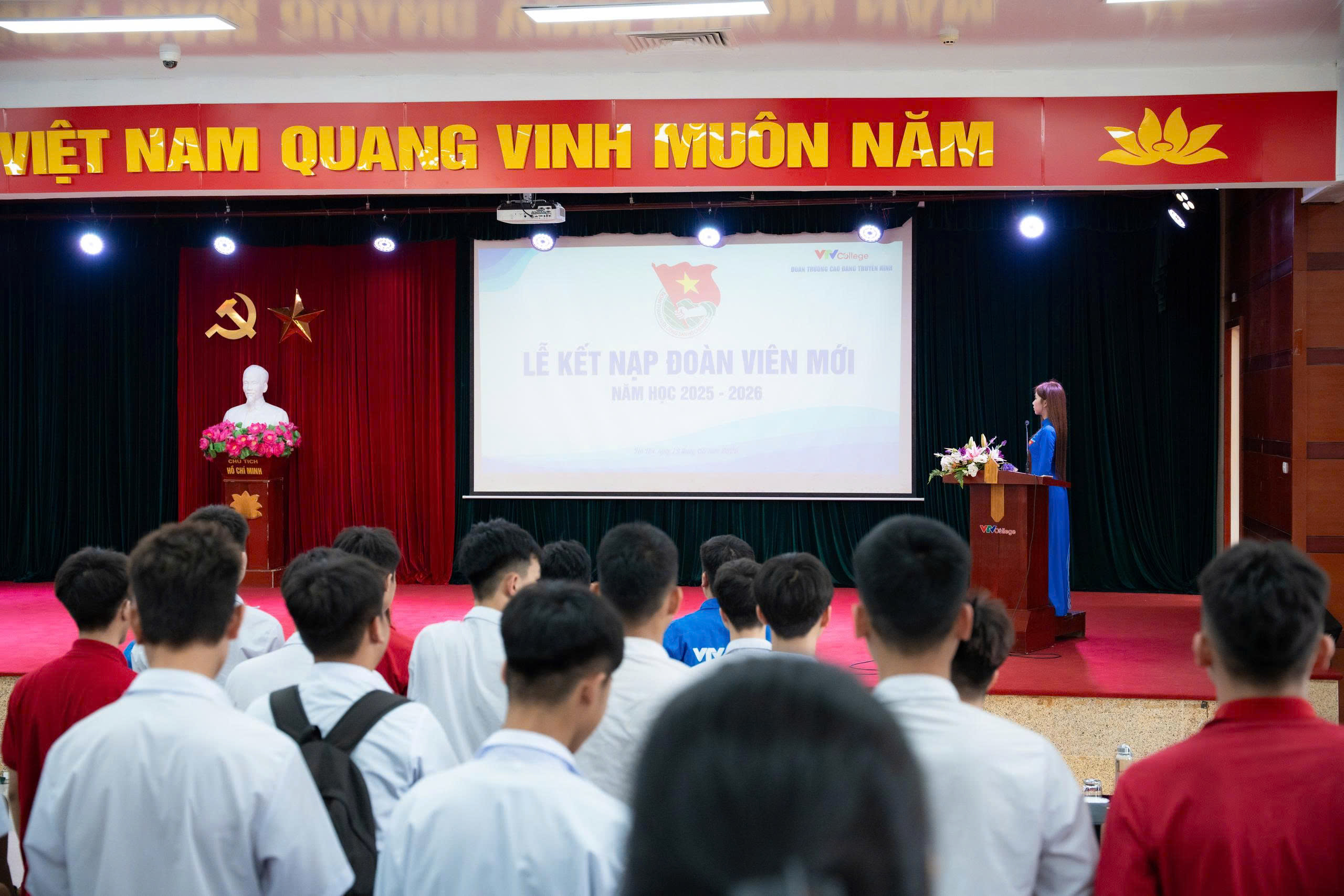 Đoàn Thanh niên VTV tổ chức sinh hoạt chính trị kỷ niệm 136 năm ngày sinh nhật Bác