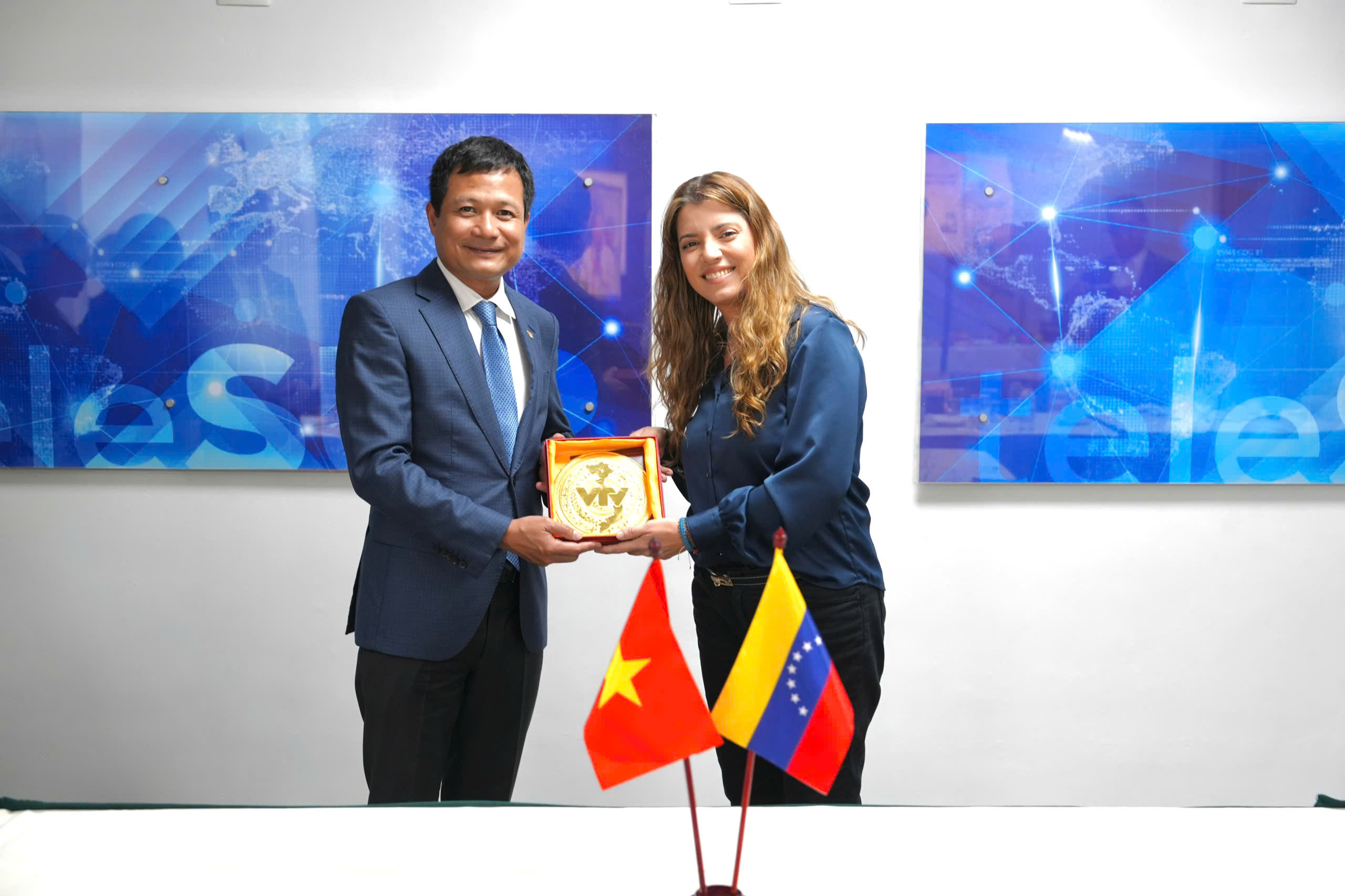 Ban Truyền hình đối ngoại, Đài Truyền hình Việt Nam và Đài Truyền hình Phương Nam (TeleSUR) ký thỏa thuận hợp tác