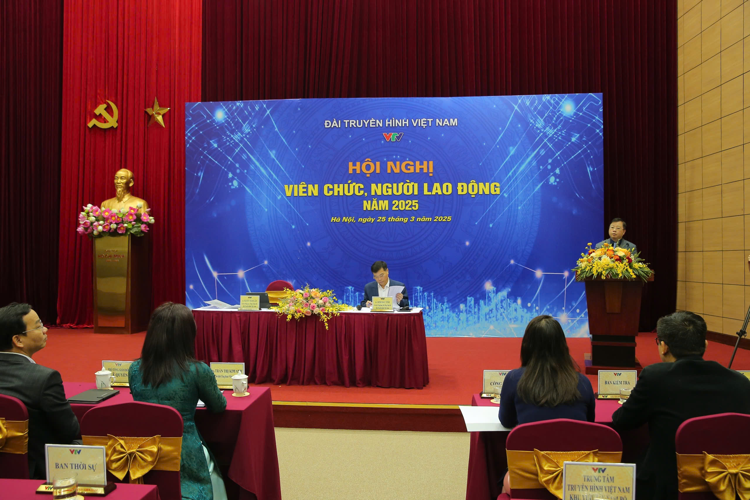 Nâng cao năng lực quản trị, đổi mới sản xuất, cải thiện điều kiện làm việc và thu nhập
