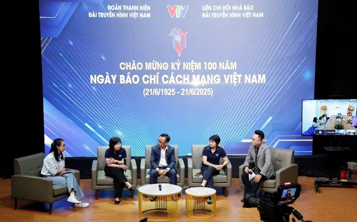 100 giây: Chân dung người làm báo giữa thời đại số