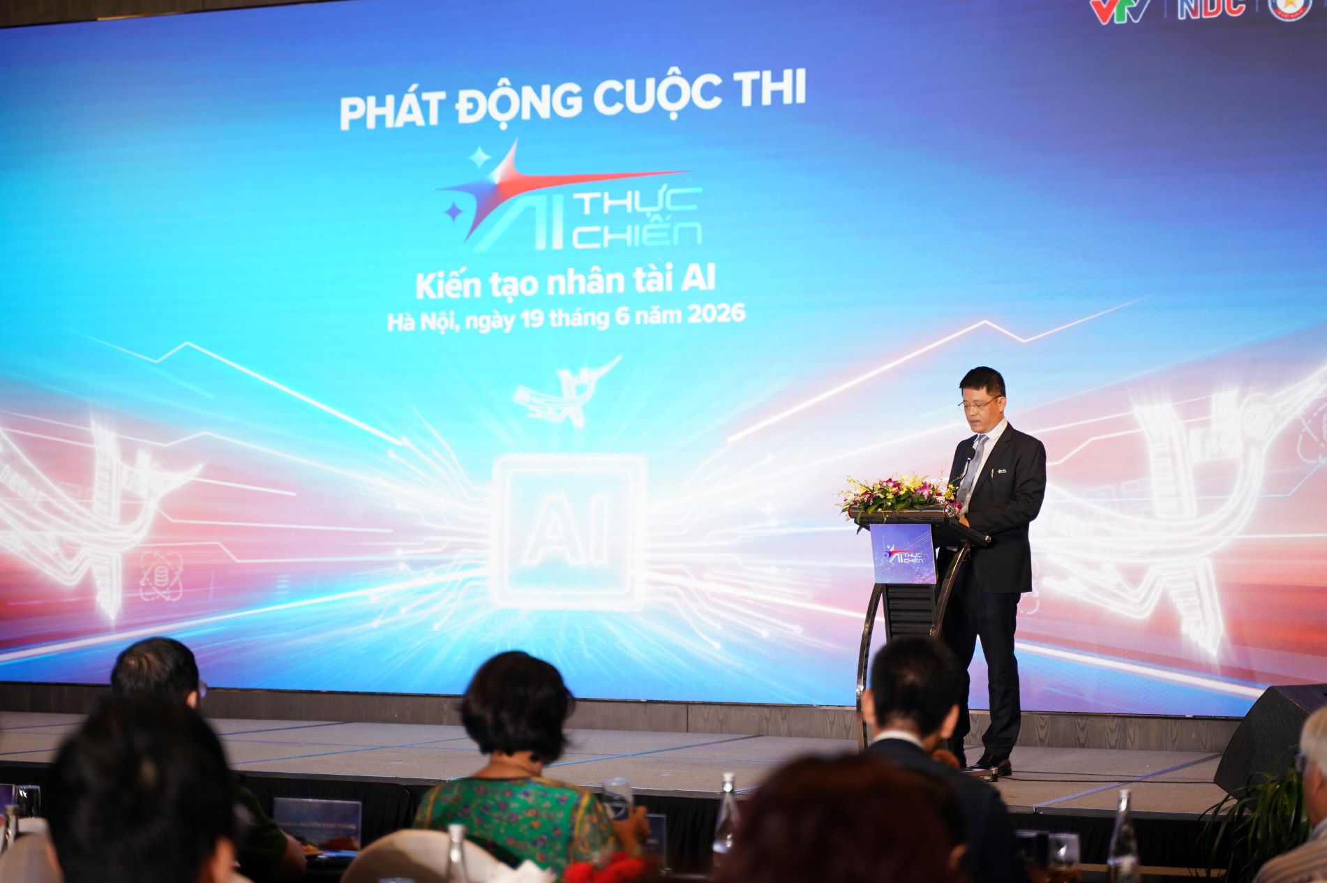 1906-AI-thuc-chien-2